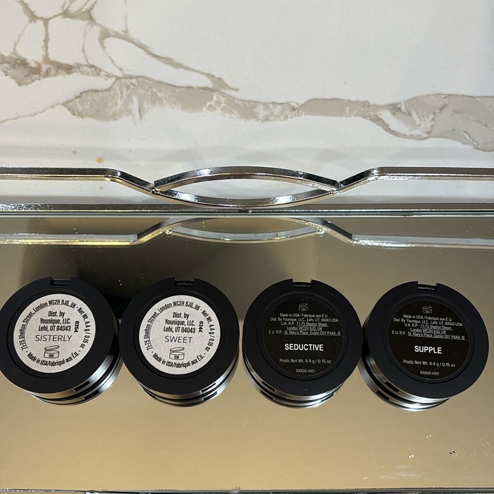 Younique MOODSTRUCK set of four pressed blushers